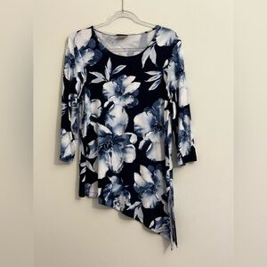 Chico’s Floral Night Sierra Scoop Neck Asymmetrical Tunic NWT